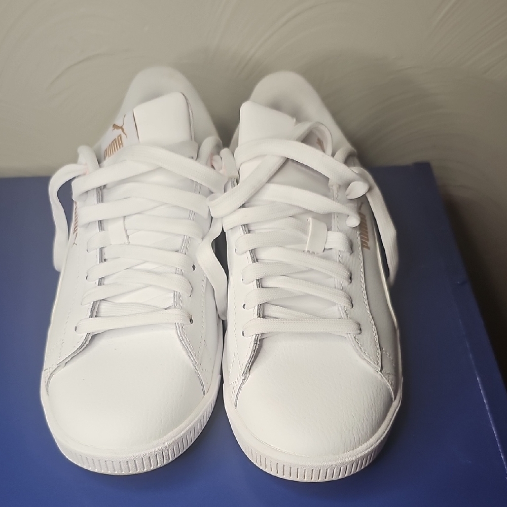 Womens PUMA Vikky white shoes size 8